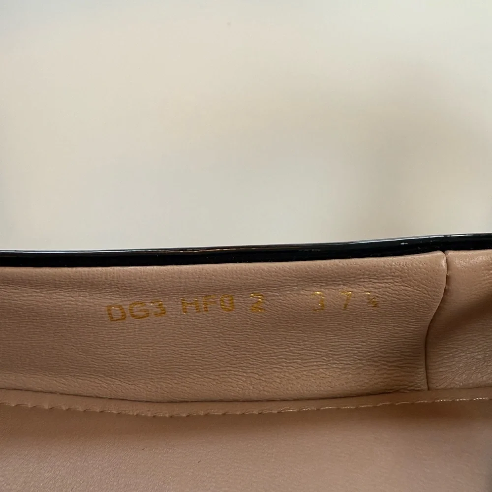 Valentino Garavani Black and Cream‎ Ankle Strap Patent Leather Flats Size 37.5B